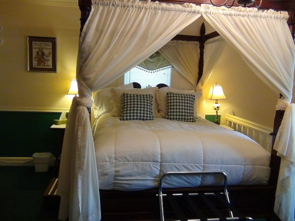 Buffalo Tavern Bed And Breakfast ويست جيفرسون الغرفة الصورة