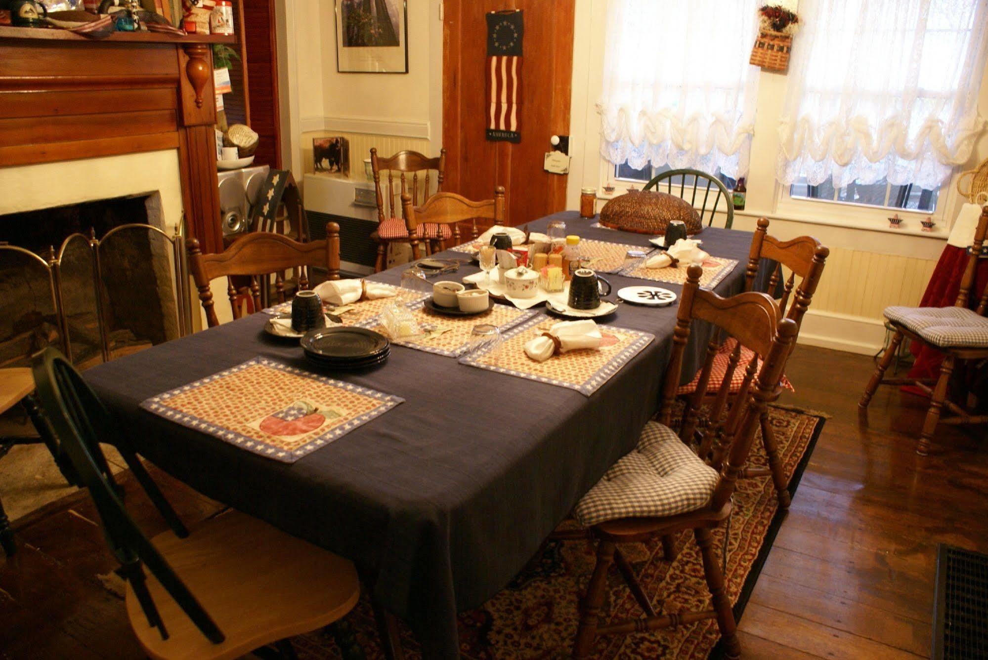 Buffalo Tavern Bed And Breakfast ويست جيفرسون المظهر الخارجي الصورة